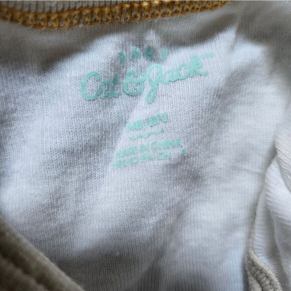 2/$15 New Cat & Jack NB outfit - Picture 3 of 4